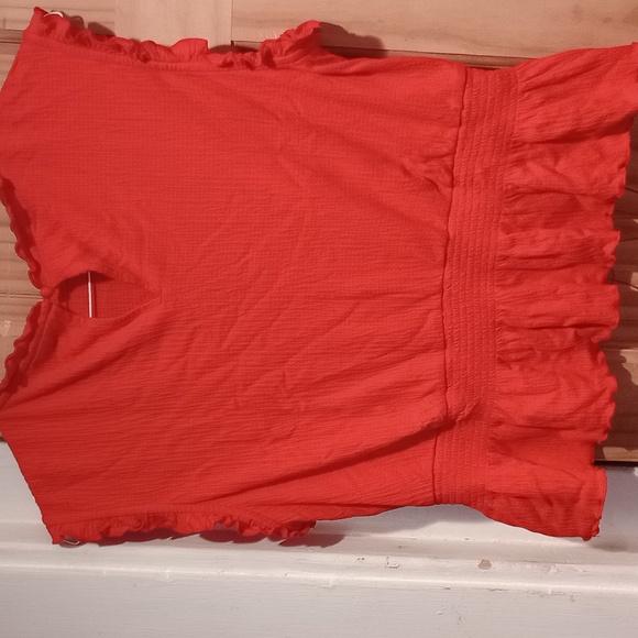 Top - Picture 2 of 3